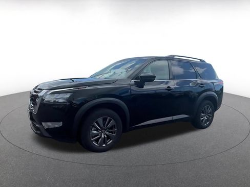 Used 2025 Nissan Pathfinder SV FWD image 8