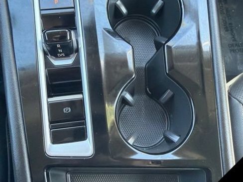 Used 2024 Volkswagen Atlas SE AWD/4WD image 18