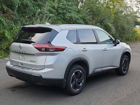Certified 2024 Nissan Rogue SV w/ SV Premium Package image 4
