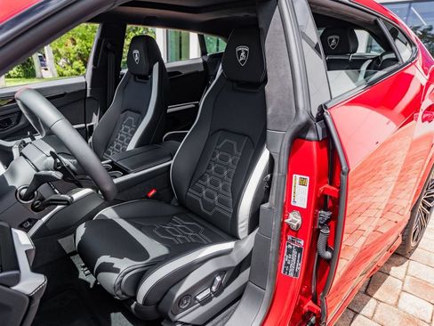 Used 2025 Lamborghini Urus Performante AWD/4WD image 20