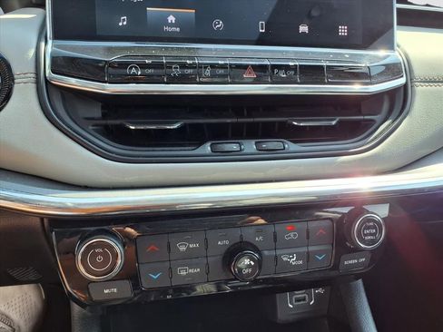 Used 2022 Jeep Compass Limited w/ Sun and Sound Group image 18