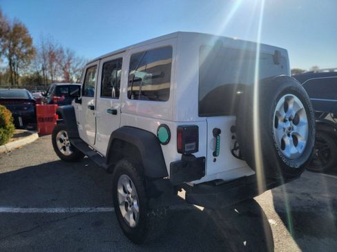 Used 2015 Jeep Wrangler Unlimited Sport w/ Quick Order Package 24S AWD/4WD image 6
