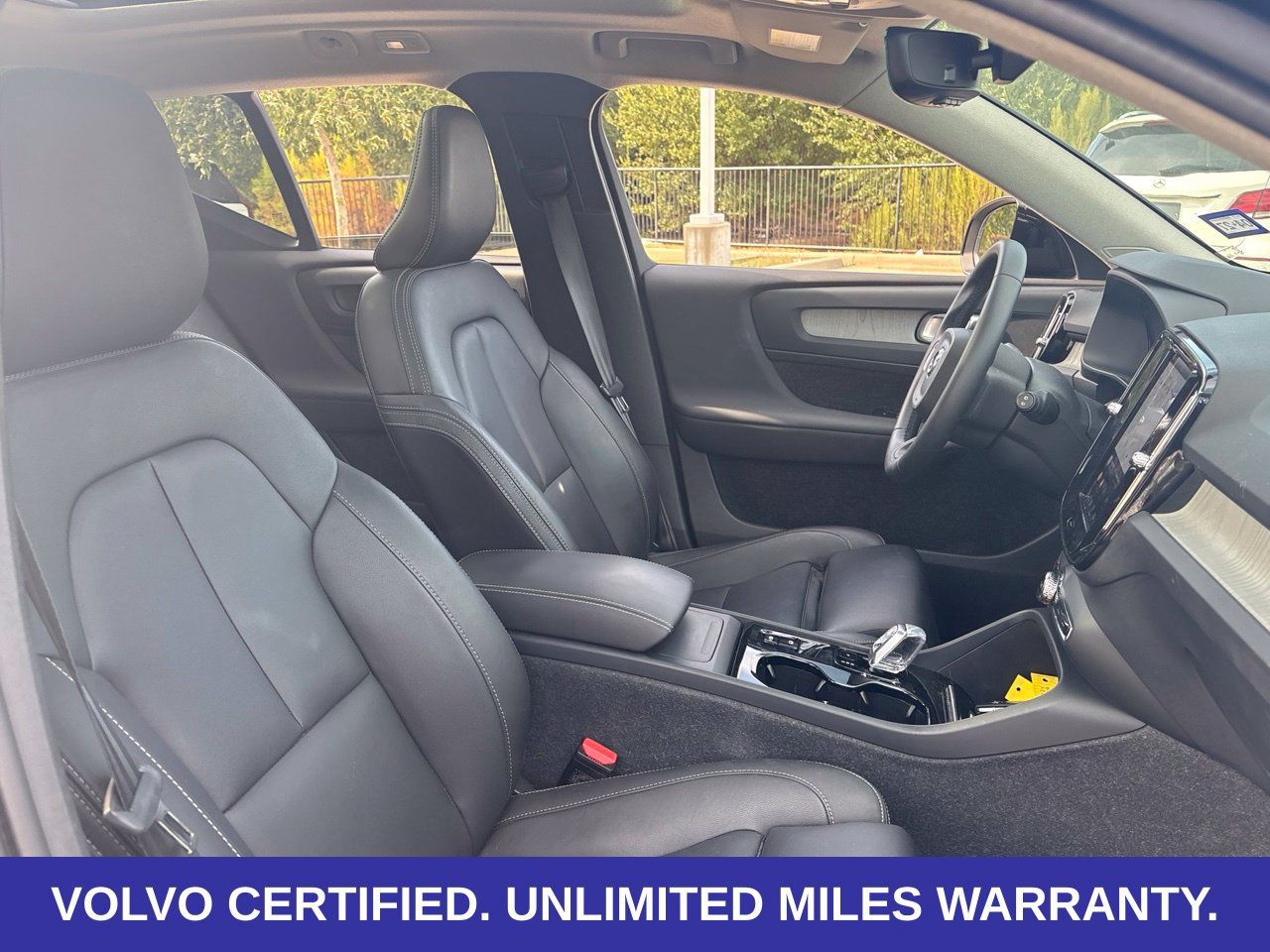 Used 2024 Volvo XC40 B5 Plus w/ Climate Package AWD/4WD image 15