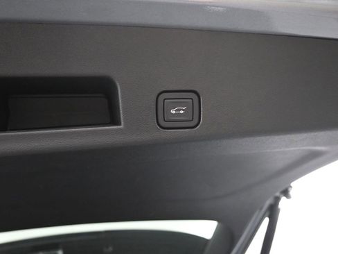 Used 2024 Chevrolet Traverse RS image 18