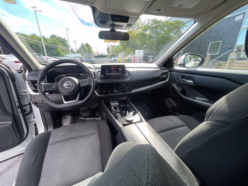 Certified 2024 Nissan Rogue SV AWD/4WD image 11