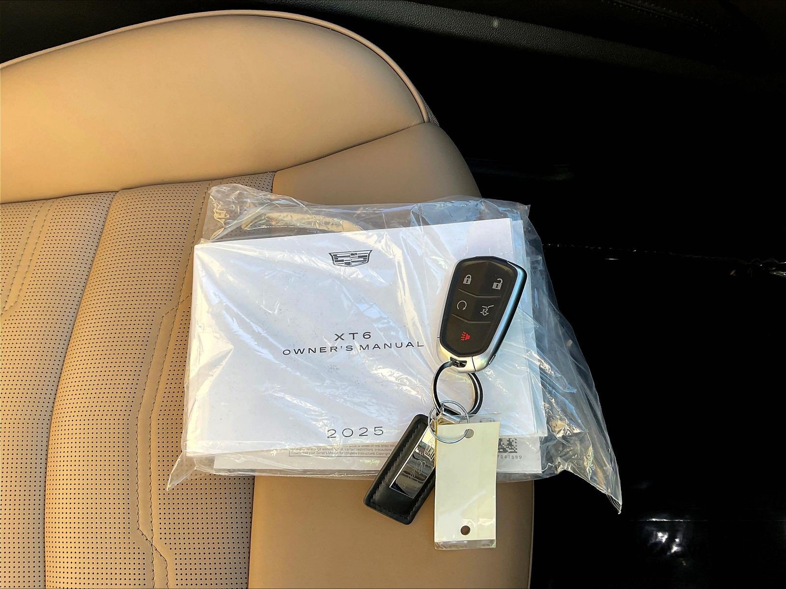 Used 2025 Cadillac XT6 Premium Luxury w/ Platinum Package FWD image 38