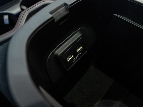 Certified 2021 Toyota RAV4 Limited FWD image 33