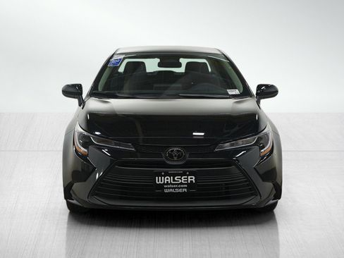 Used 2025 Toyota Corolla LE FWD image 11