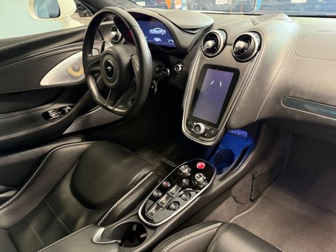 Used 2023 McLaren GT RWD image 9