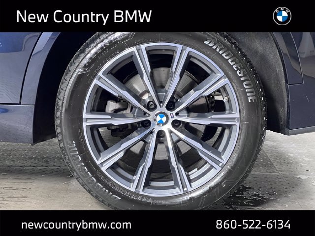 Used 2025 BMW X5 xDrive40i w/ M Sport Package AWD/4WD image 12