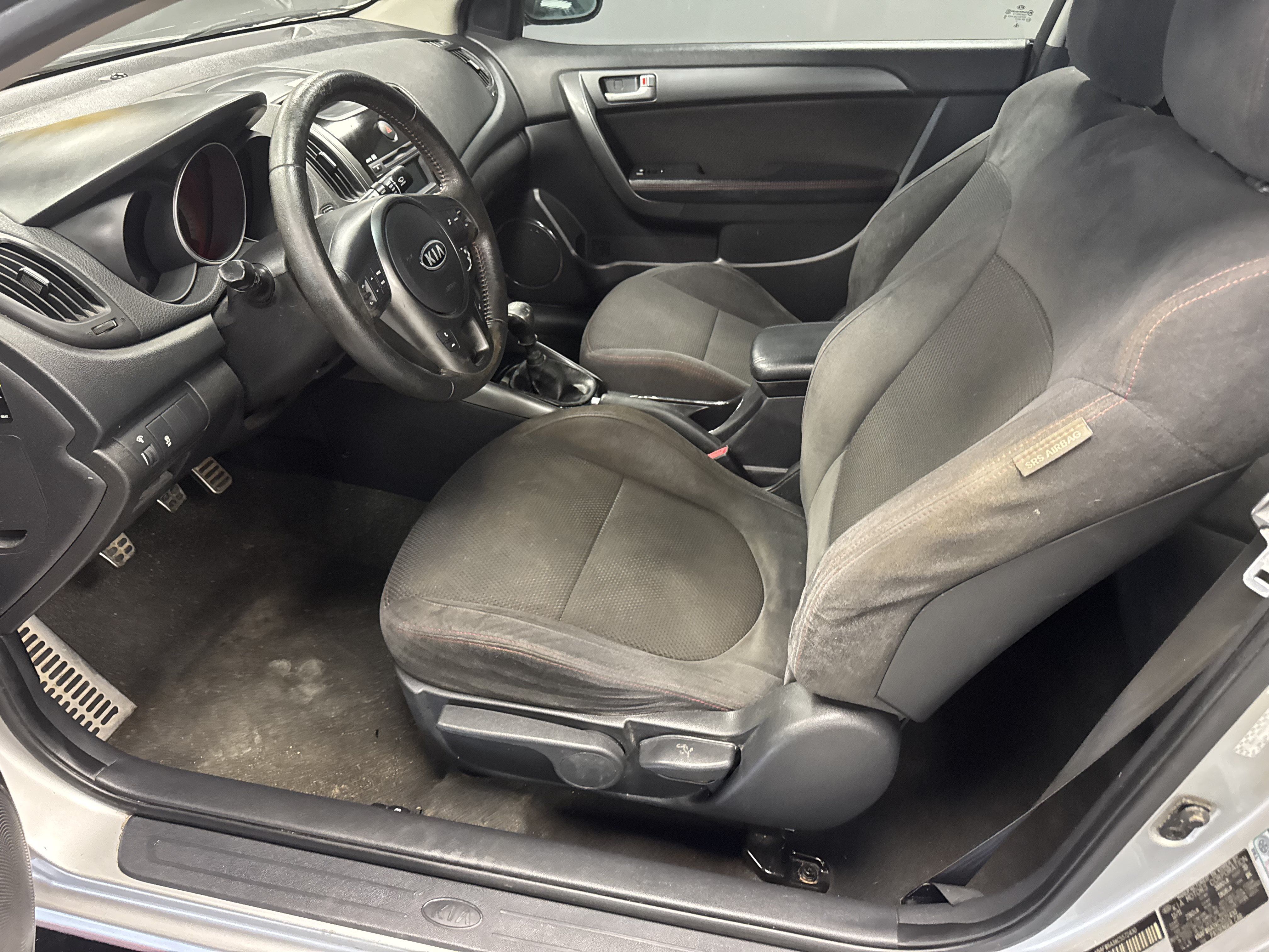 Used 2012 Kia Forte Koup SX FWD image 7