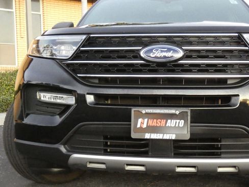 Used 2020 Ford Explorer XLT w/ Equipment Group 202A image 18