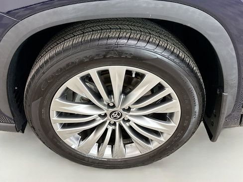 Used 2022 Toyota Highlander Platinum image 33