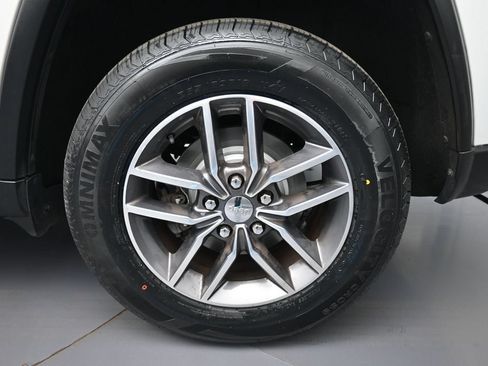Used 2018 Jeep Grand Cherokee Limited AWD/4WD image 15