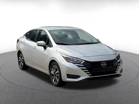 Used 2025 Nissan Versa SV FWD image 3