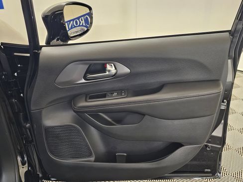 New 2026 Chrysler Pacifica Select w/ S Appearance Package FWD image 28