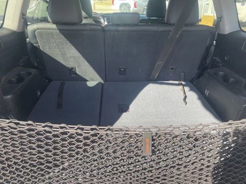 Used 2015 Toyota Highlander LE image 15