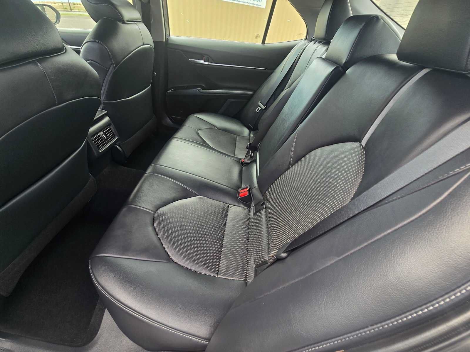 Used 2019 Toyota Camry XSE FWD image 17