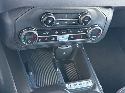 Used 2025 Ford Bronco Outer Banks image 22