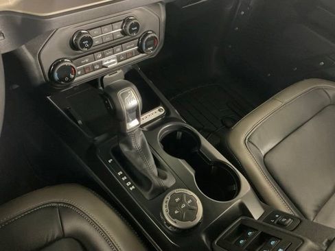 Used 2025 Ford Bronco Outer Banks AWD/4WD image 15