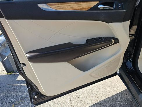 Used 2015 Lincoln MKC FWD w/ Equipment Group 101A Select image 12
