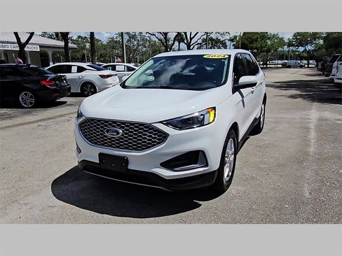 Used 2024 Ford Edge SEL image 45