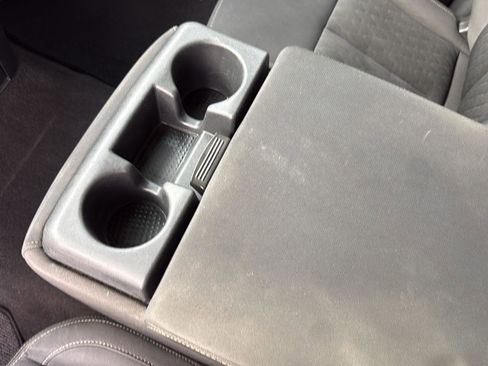 Used 2017 Nissan Titan SV image 23