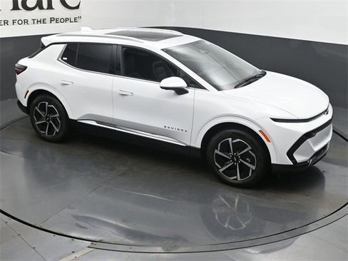 New 2025 Chevrolet Equinox EV LT image 16