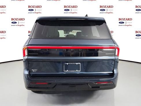 New 2026 Lincoln Navigator Premiere AWD/4WD image 7