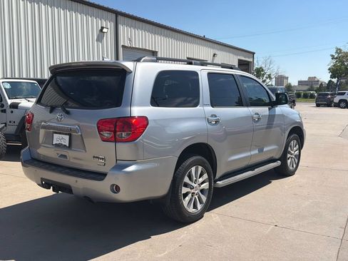 Used 2016 Toyota Sequoia Limited w/ Safety & Convenience Package AWD/4WD image 5