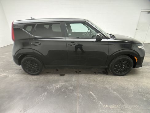Used 2021 Kia Soul LX image 9