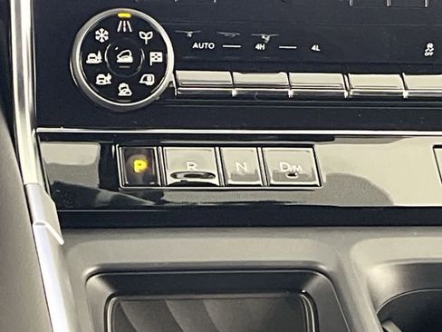 New 2026 Nissan Armada SL w/ Captain's Chari Seat Package image 20