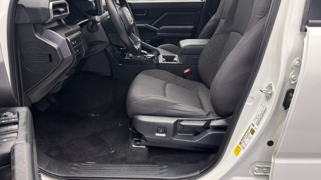 Used 2025 Toyota Tacoma SR5 AWD/4WD image 14