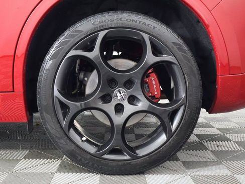 Used 2022 Alfa Romeo Stelvio Veloce image 16