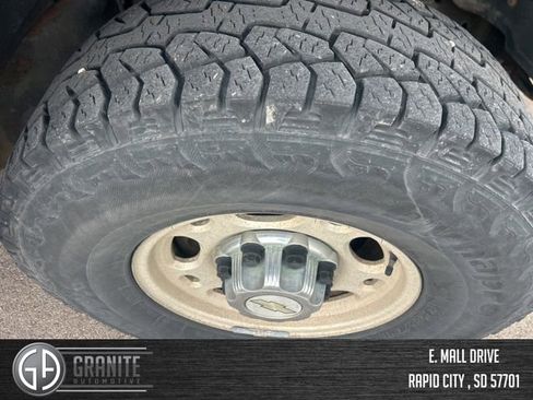 Used 2006 Chevrolet Silverado 2500 LT w/ Heavy-Duty Power Package image 9