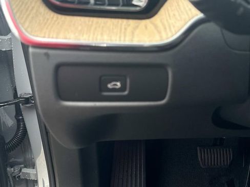 New 2026 Volvo XC60 B5 Ultra image 24