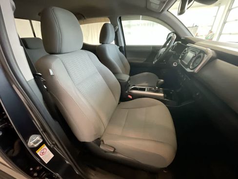 Used 2018 Toyota Tacoma SR5 image 23