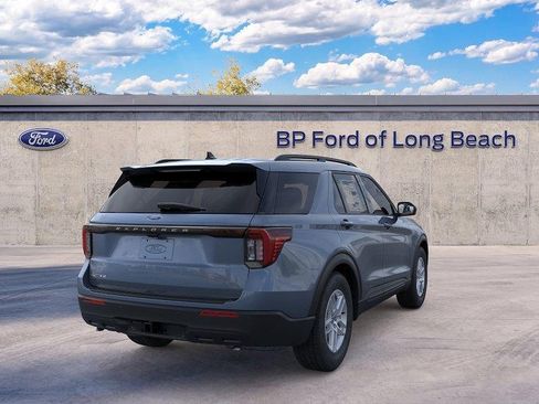 New 2026 Ford Explorer Active RWD image 8