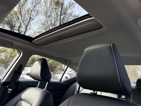 New 2025 Nissan Altima 2.5 SR image 11