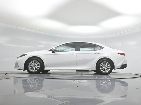 Used 2025 Toyota Camry LE FWD image 7
