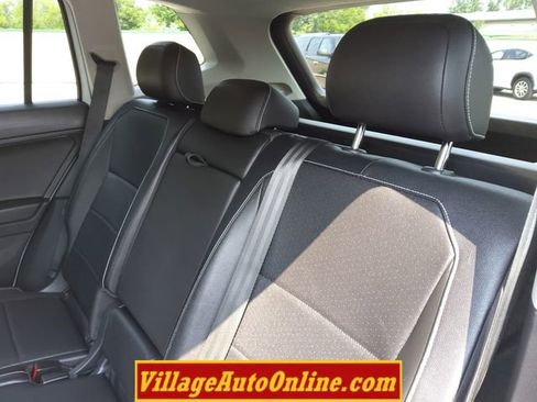 Used 2021 Volkswagen Tiguan SE image 25