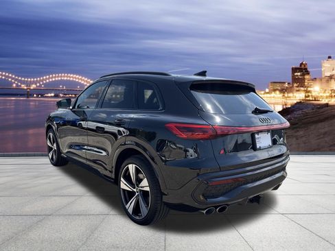 Certified 2026 Audi SQ5 Premium Plus AWD/4WD image 3