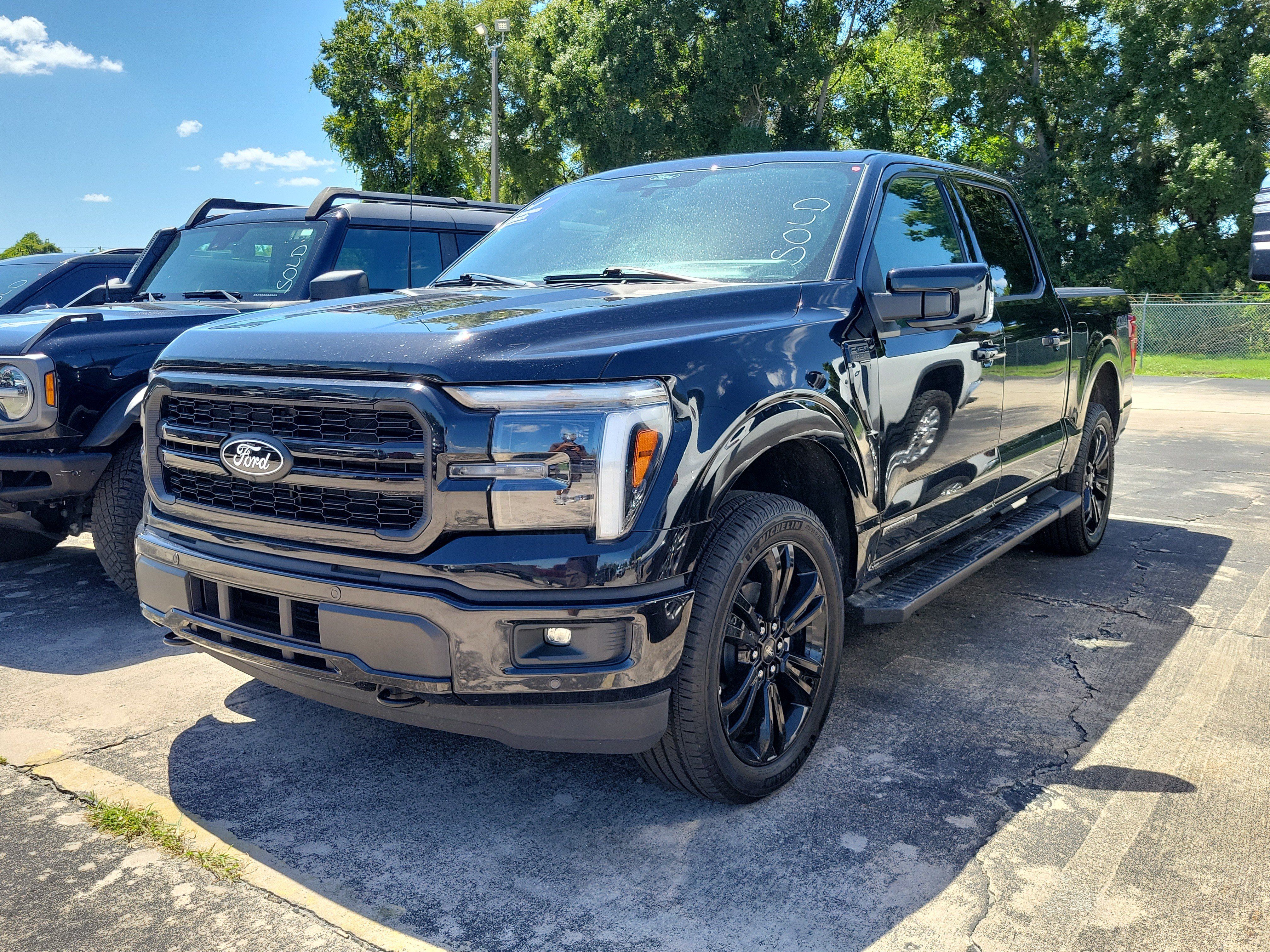 Used 2025 Ford F150 Lariat w/ Equipment Group 502A High AWD/4WD image 3