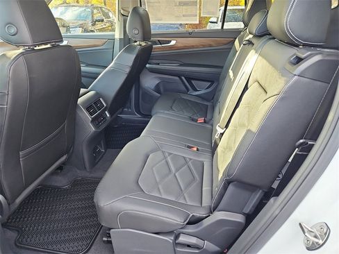 New 2026 Volkswagen Atlas SE image 23