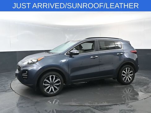 Used 2019 Kia Sportage EX w/ EX Premium Package image 2