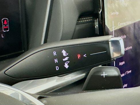 Used 2025 GMC Terrain Elevation image 25