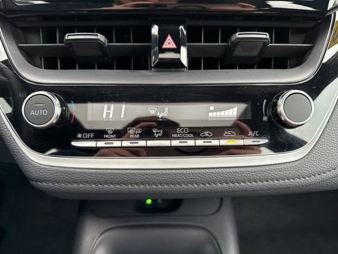 Used 2024 Toyota Corolla SE image 18