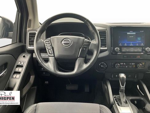 Used 2024 Nissan Frontier SV w/ SV Convenience Package image 5