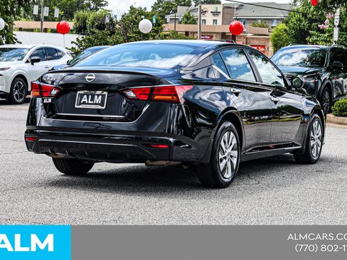 Used 2024 Nissan Altima 2.5 S FWD image 6