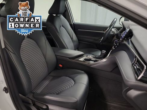Used 2022 Toyota Camry SE image 25